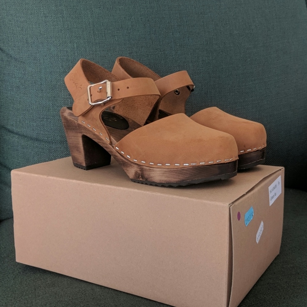 Lotta Nubuck Clogs size EU 35, US 5